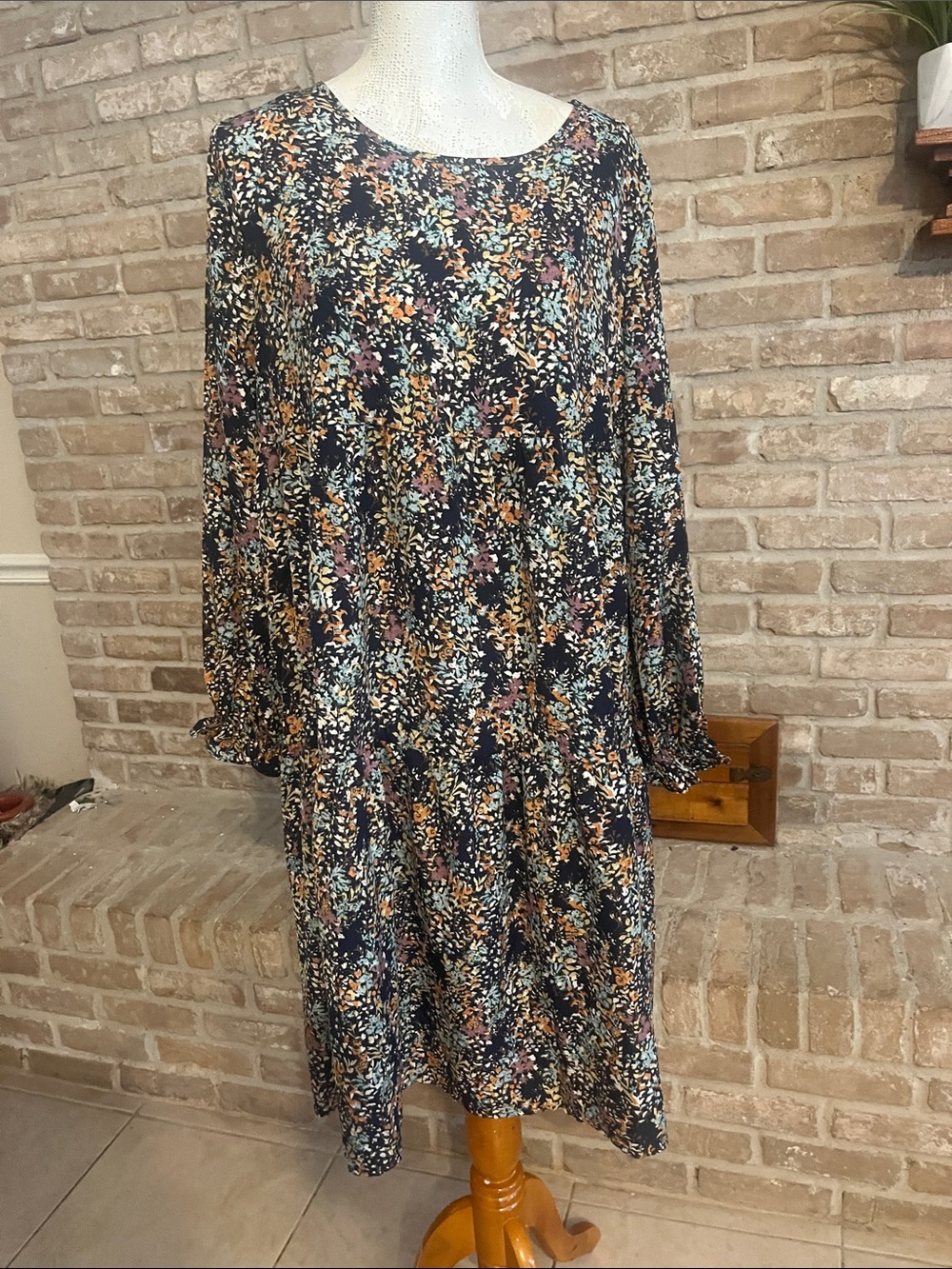 Floral Navy Long-Sleeve Midi Dress